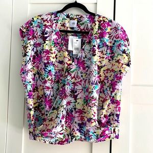 NWT CAbi Eden Flower Pop Top.  Sz. L